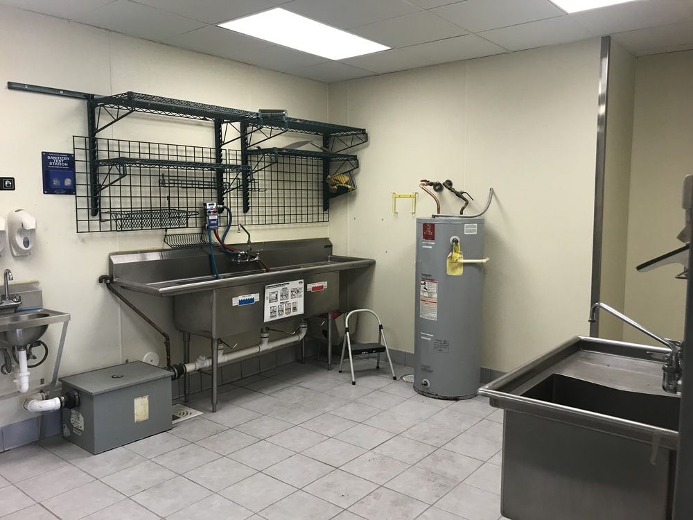 Fast Food Take-Out Restaurant: 1520 Royal Gorge Blvd, Canon City, CO 81212